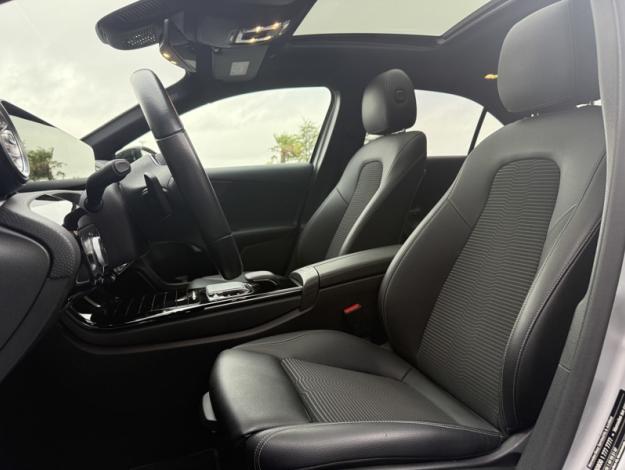 MERCEDES-BENZ Classe A 180 Berline Progressive Line  Classe A Berline / V1771 Classe A 180 Berline Progressive Line