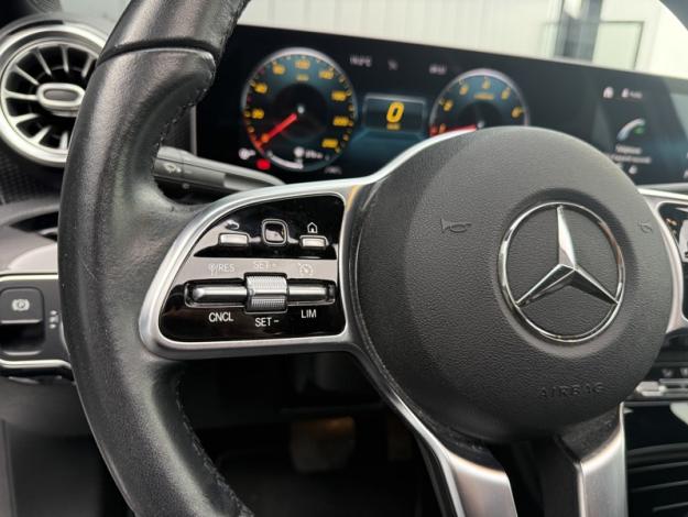 MERCEDES-BENZ Classe A 180 Berline Progressive Line  Classe A Berline / V1771 Classe A 180 Berline Progressive Line