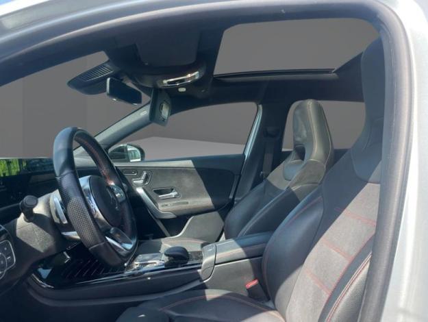 MERCEDES-BENZ A 250 e AMG Line  
