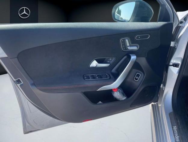 MERCEDES-BENZ A 250 e AMG Line  