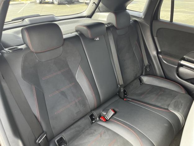 MERCEDES-BENZ GLA 200 d AMG Line  GLA 200 d AMG Line
