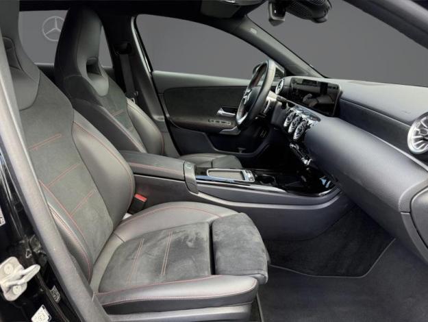 MERCEDES-BENZ A 250 e AMG Line  