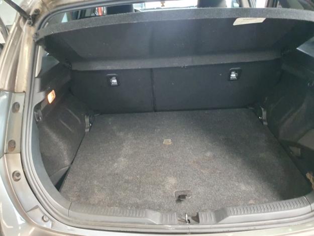 TOYOTA Auris 136h Design  