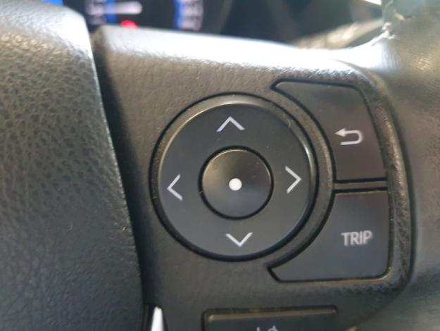 TOYOTA Auris 136h Design  