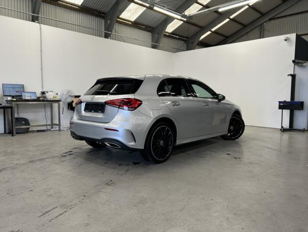 MERCEDES-BENZ A 250 e AMG Line  