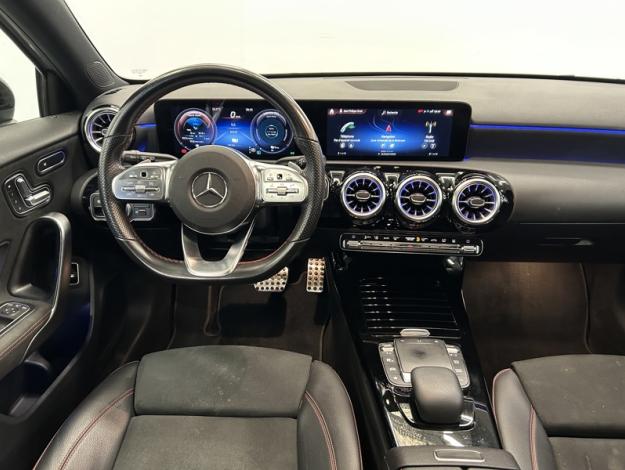 MERCEDES-BENZ A 250 e AMG Line  