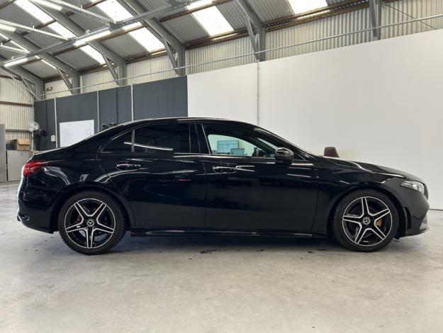 MERCEDES-BENZ A 180 d AMG Line  