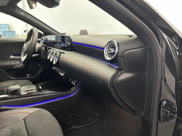 MERCEDES-BENZ A 180 d AMG Line  