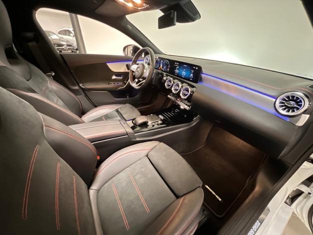 MERCEDES-BENZ CLA Coupé CLA 200 d Coupé AMG Line  