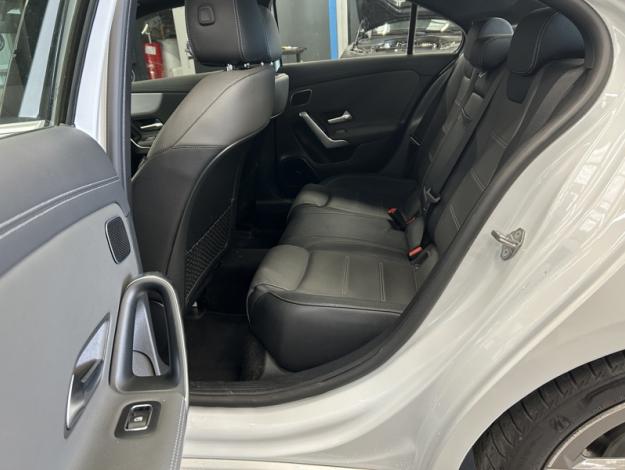 MERCEDES-BENZ A 200 Berline Pack AMG Toit Pano  
