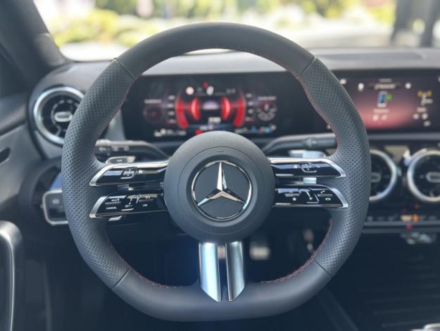 MERCEDES-BENZ Classe A 200 d AMG Line  Classe A 200 d AMG Line