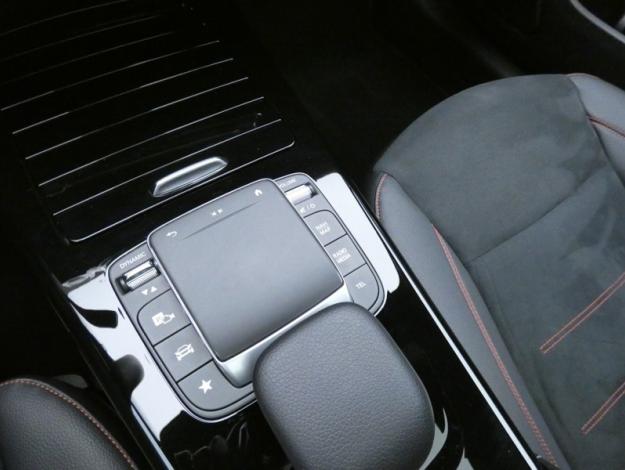 MERCEDES-BENZ CLA Shooting Brake CLA 200 d Shooting Brake AMG Line  CLA 200 d Shooting Brake AMG Line