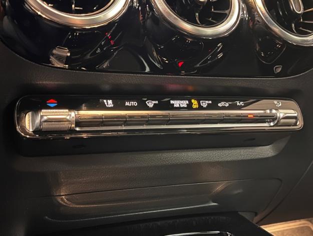 MERCEDES-BENZ GLA 200 d Business Line  