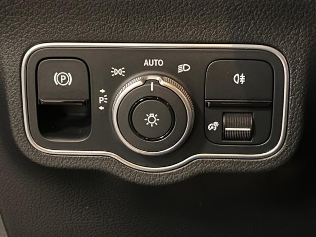 MERCEDES-BENZ GLA 200 d Business Line  