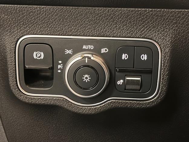 MERCEDES-BENZ GLB 200 d Business Line  GLB 200 d Business Line