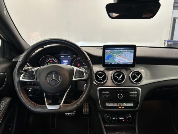 MERCEDES-BENZ GLA 180 AMG Pack Night Auto  