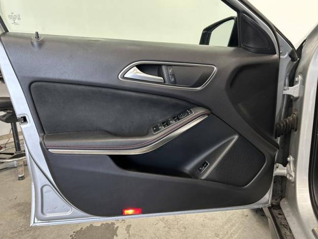 MERCEDES-BENZ GLA-Klasse GLA 180 Off-Roader