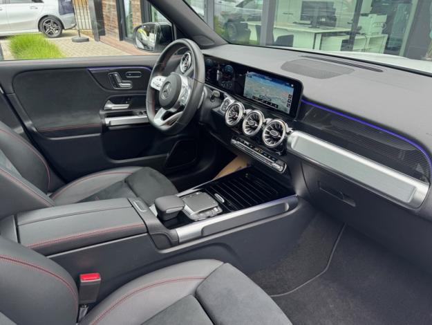 MERCEDES-BENZ GLB 180 d AMG Line - Toit ouvrant sièges électriques  