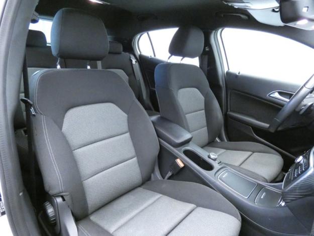 MERCEDES-BENZ GLA 180 d Intuition  