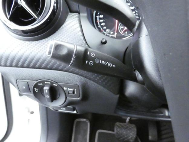 MERCEDES-BENZ GLA 180 d Intuition  