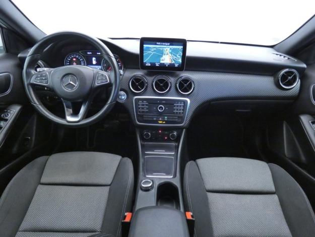 MERCEDES-BENZ GLA 180 d Intuition  