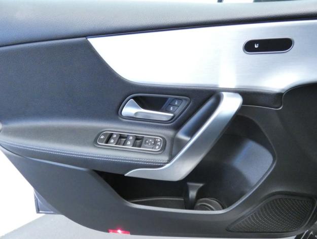 MERCEDES-BENZ Classe A Compact A 180 d Progressive Line 7G-DCT  