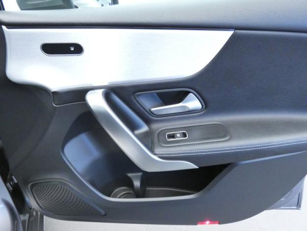 MERCEDES-BENZ Classe A Compact A 180 d Progressive Line 7G-DCT  