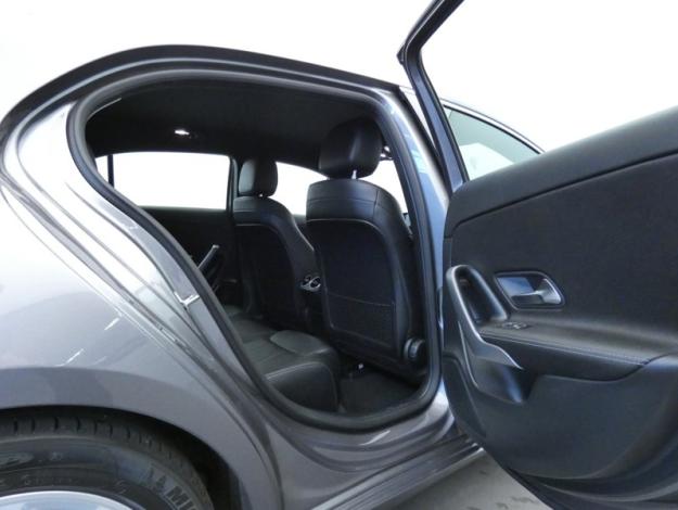 MERCEDES-BENZ Classe A Compact A 180 d Progressive Line 7G-DCT  