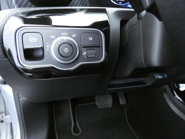 MERCEDES-BENZ Classe A 180 d Berline Business Line  Classe A 180 d Berline Business Line
