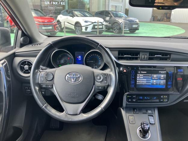 TOYOTA Auris 1.8 HYBRID 136 DESIGN  