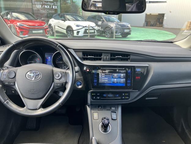 TOYOTA Auris 1.8 HYBRID 136 DESIGN  