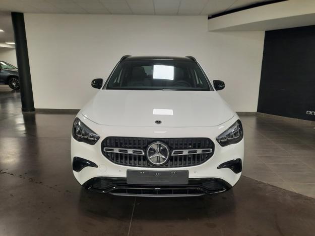 MERCEDES-BENZ GLA 180 Progressive Line  GLA 180 Progressive Line