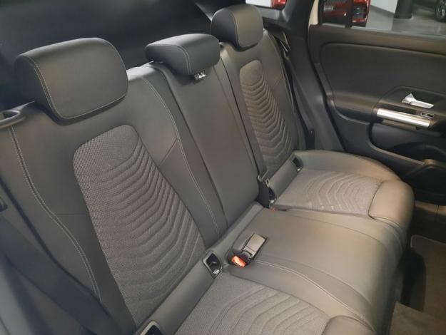 MERCEDES-BENZ GLA 180 Progressive Line  GLA 180 Progressive Line