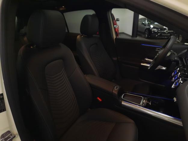 MERCEDES-BENZ GLA 180 Progressive Line  GLA 180 Progressive Line