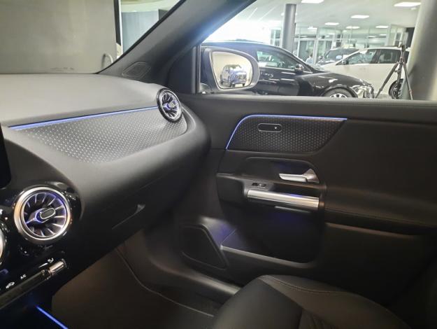 MERCEDES-BENZ GLA 180 Progressive Line  GLA 180 Progressive Line