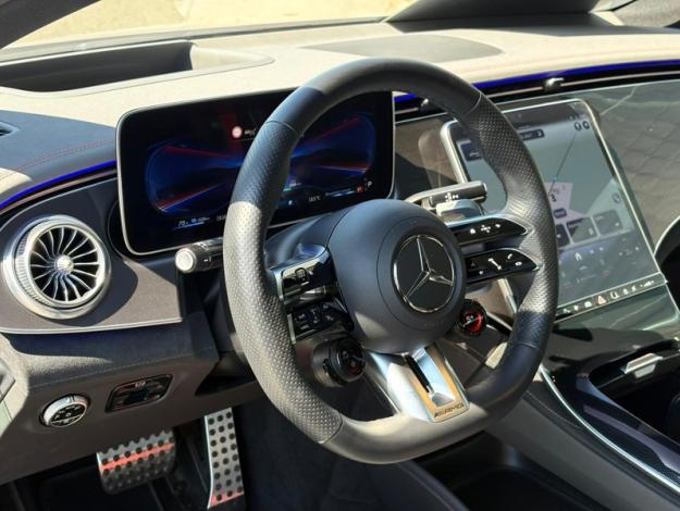 MERCEDES-BENZ EQE 43 AMG 4matic Pano Burmester Head Up  