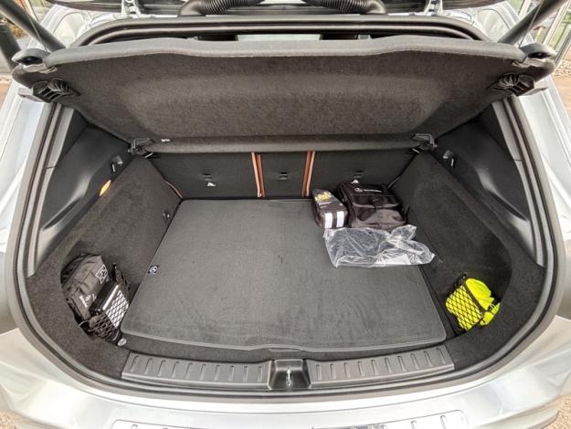MERCEDES-BENZ GLA 200 d AMG Line  GLA 200 d AMG Line