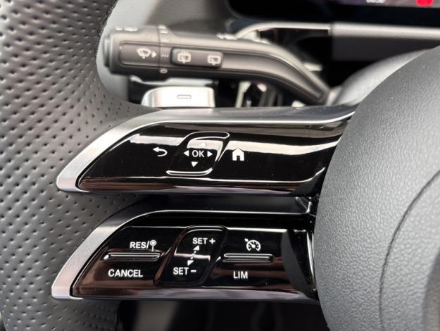 MERCEDES-BENZ GLA 200 d AMG Line  GLA 200 d AMG Line