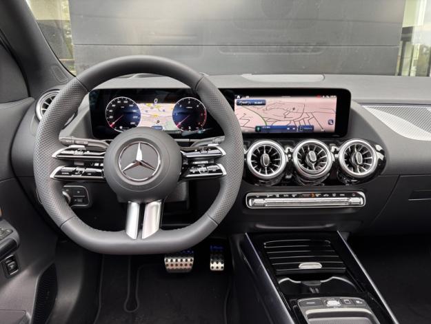 MERCEDES-BENZ GLA 200 d AMG Line  GLA 200 d AMG Line