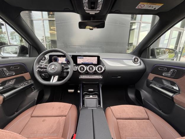 MERCEDES-BENZ GLA 200 d AMG Line  GLA 200 d AMG Line