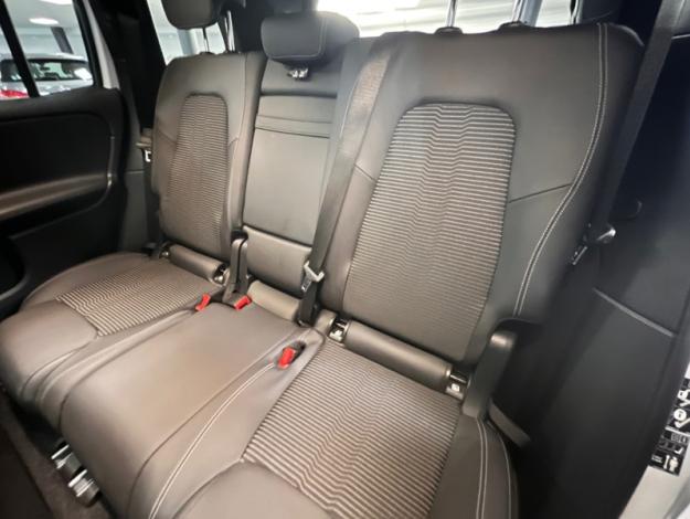MERCEDES-BENZ GLB 200 Progressive Line  GLB 200 Progressive Line
