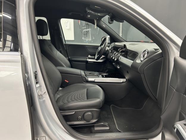 MERCEDES-BENZ EQB 250 + Luxury Line Facelift  