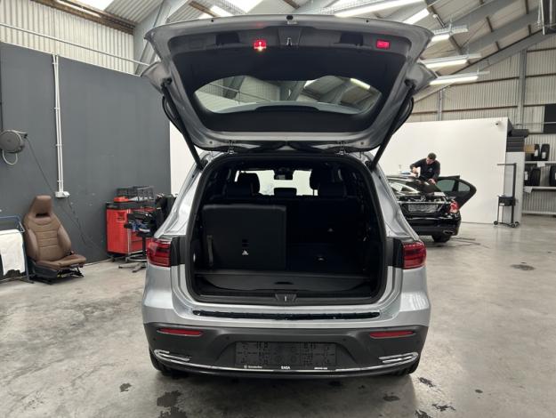 MERCEDES-BENZ EQB 250 + Luxury Line Facelift  