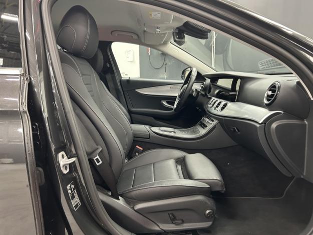 MERCEDES-BENZ E 300 de Berline Luxury Line  