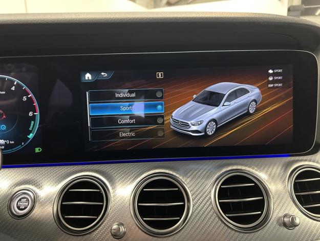 MERCEDES-BENZ E 300 de Berline Luxury Line  