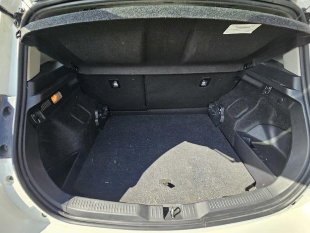 TOYOTA Auris 1.8 HYBRID 136 COLLECTION  
