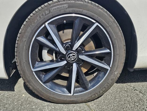 TOYOTA Auris 1.8 HYBRID 136 COLLECTION  