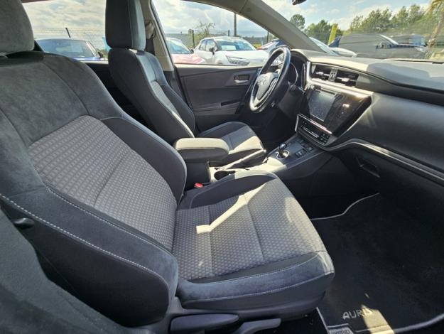 TOYOTA Auris 1.8 HYBRID 136 COLLECTION  