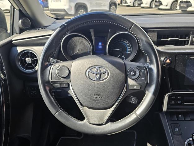 TOYOTA Auris 1.8 HYBRID 136 COLLECTION  
