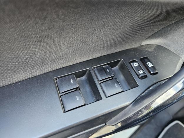 TOYOTA Auris 1.8 HYBRID 136 COLLECTION  
